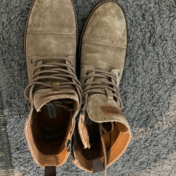 Bull boxer boots and shoes. Also Steve Madden - Picture 4 of 8